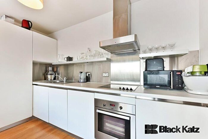 2 Bedroom Flat To Rent In South Central Steedman Street, Elephant And Castle, SE17