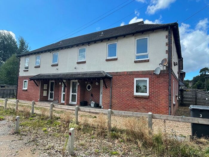 2 Bedroom Flat To Rent In Peperharow Road, Godalming, GU7