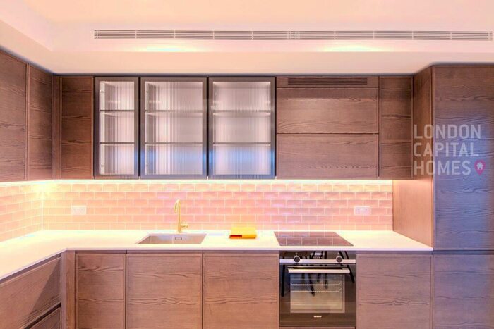 3 Bedroom Apartment To Rent In Docker Building Bonnet Street London, E16