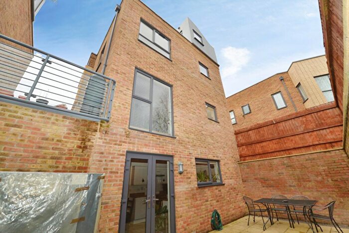 3 Bedroom Town House To Rent In Canon Place, Southampton, SO19