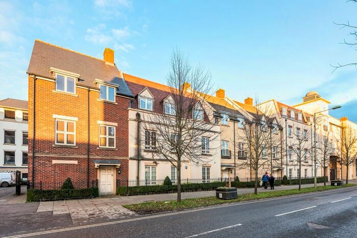 2 Bedroom Flat To Rent In Welch Way, Witney OX28