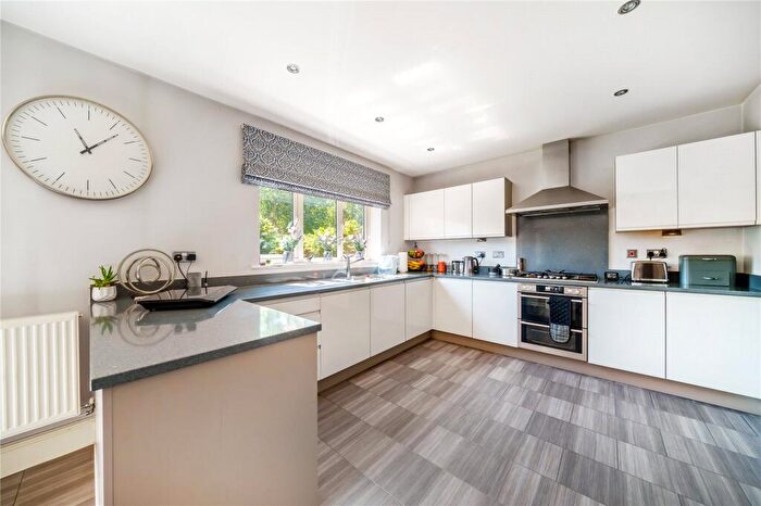 6 Bedroom Detached House To Rent In Bushfield Road, Bovingdon, Hemel Hempstead, Hertfordshire, HP3