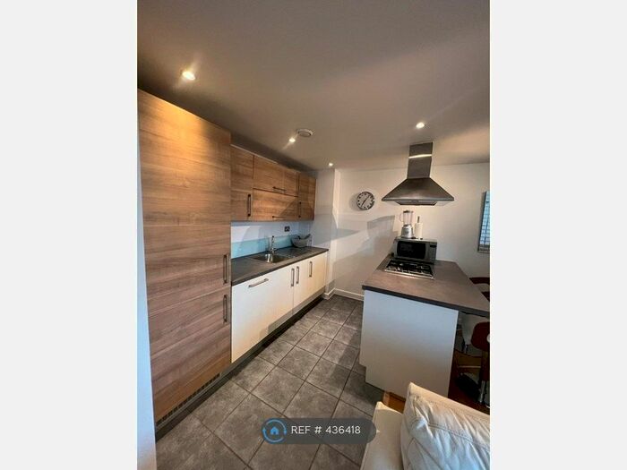 2 Bedroom Flat To Rent In Mcfadden Court, London, E10