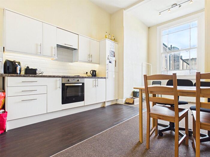 4 Bedroom Apartment To Rent In Brunswick Place, Hove, East Sussex, BN3