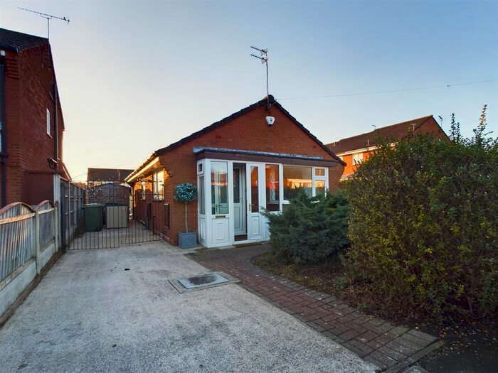 2 Bedroom Detached Bungalow To Rent In Molyneux Drive, Wallasey, CH45