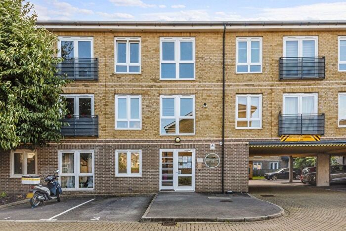 2 Bedroom Flat To Rent In Bow, London, E3