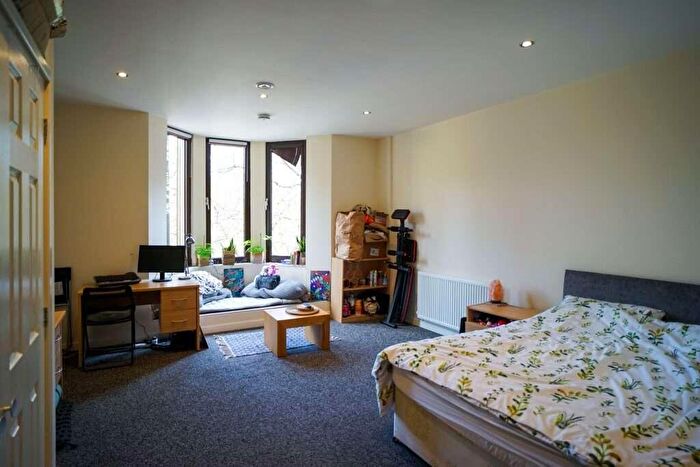 Studio To Rent In Flat, Gladstone Buildings, St James Row, S1