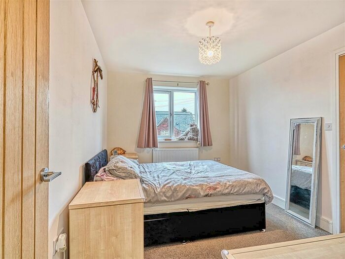 3 Bedroom Detached House For Sale In Cavendish Street North, Old Whittington, Chesterfield, Derbyshire, S41