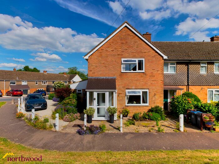 3 Bedroom End Of Terrace House For Sale In Hay Pool, Farnborough, Banbury, OX17