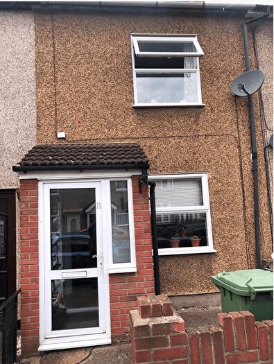 3 Bedroom Terraced House To Rent In Richmond Road, Grays, RM17