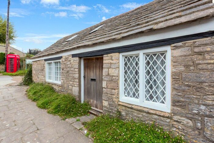 3 Bedroom Bungalow For Sale In West Street, Kingston, Corfe Castle, Wareham, BH20