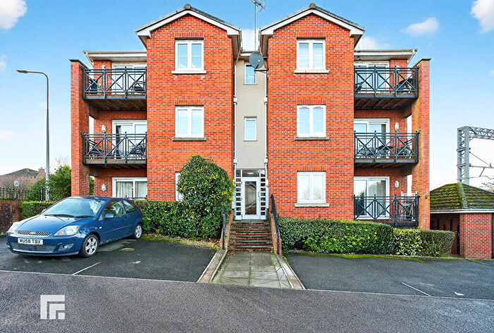 1 Bedroom Apartment For Sale In De Clare Drive, Radyr, Cardiff, CF15