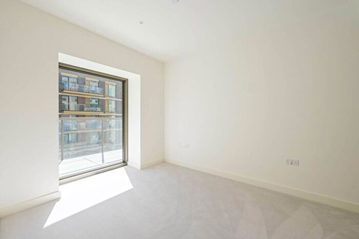 2 Bedroom Flat For Sale In Riverscape, Royal Docks, E16