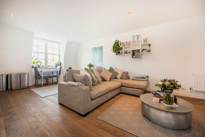 1 Bedroom Flat To Rent In Wakefield Road, Richmond, TW10