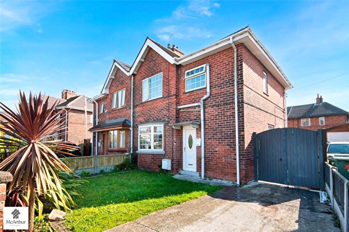 3 Bedroom Semi-Detached House For Sale In The Crescent, Harworth & Bircotes, Doncaster, South Yorkshire, DN11
