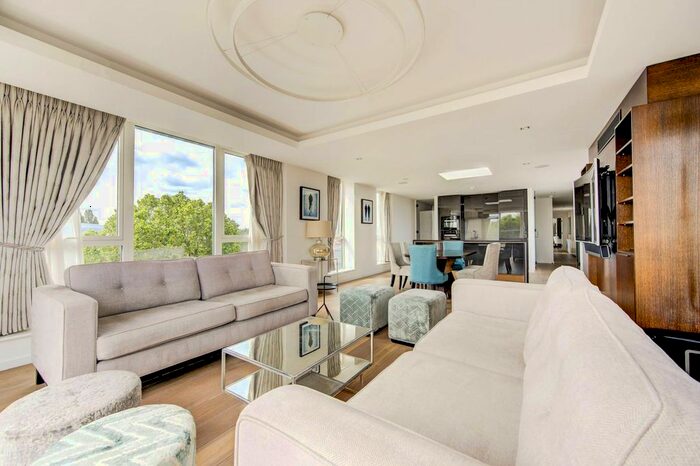 3 Bedroom Flat To Rent In Farm Lane, Fulham, London, SW6