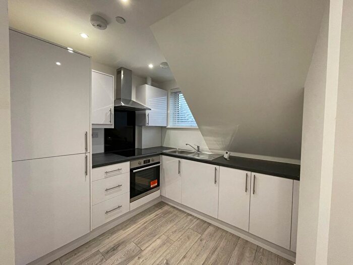 1 Bedroom Flat To Rent In Hale Lane, Edgware, HA8