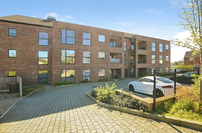 2 Bedroom Flat For Sale In Summerhouse Way, Abbots Langley, WD5
