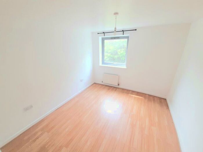 2 Bedroom Apartment To Rent In Staverton Grove, Broughton, MK10