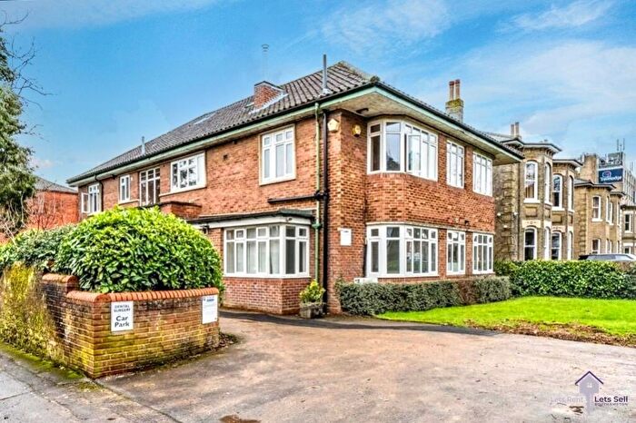 3 Bedroom Flat To Rent In Limweood House, Southampton, SO17