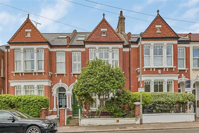 4 Bedroom Terraced House For Sale In Chestnut Grove, SW12