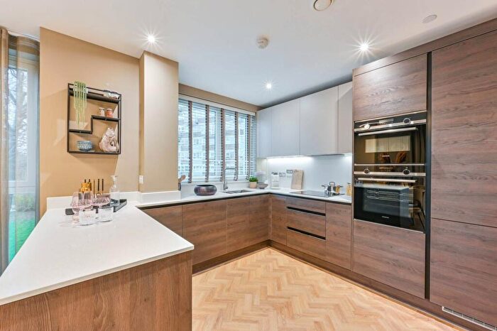 2 Bedroom Flat For Sale In North West Quarter, Queen's Park, NW6