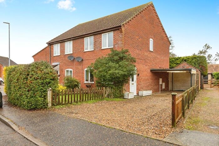 3 Bedroom Semi-Detached House For Sale In Ferguson Way, Attleborough, Norfolk, NR17