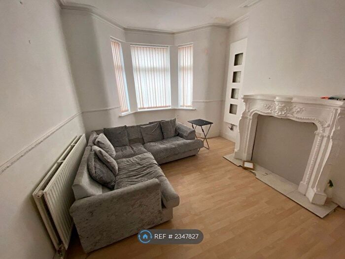 3 Bedroom Terraced House To Rent In Norfolk Street, Salford, M6