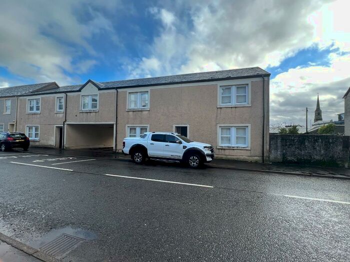 2 Bedroom Flat To Rent In Commercial Road, Strathaven, South Lanarkshire, ML10
