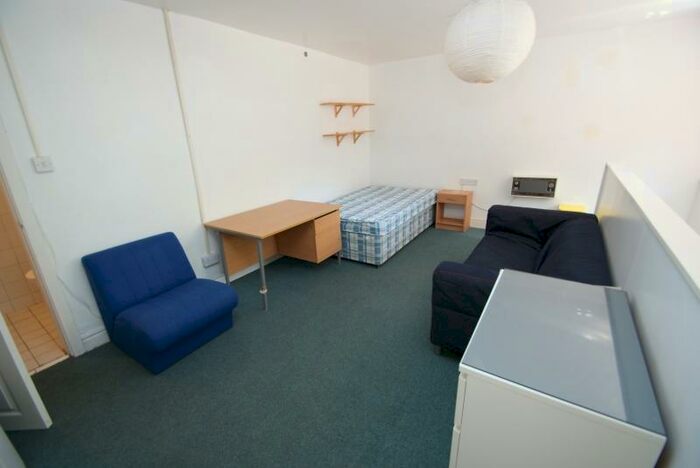 Studio To Rent In Providence Avenue, Woodhouse, Leeds, LS6