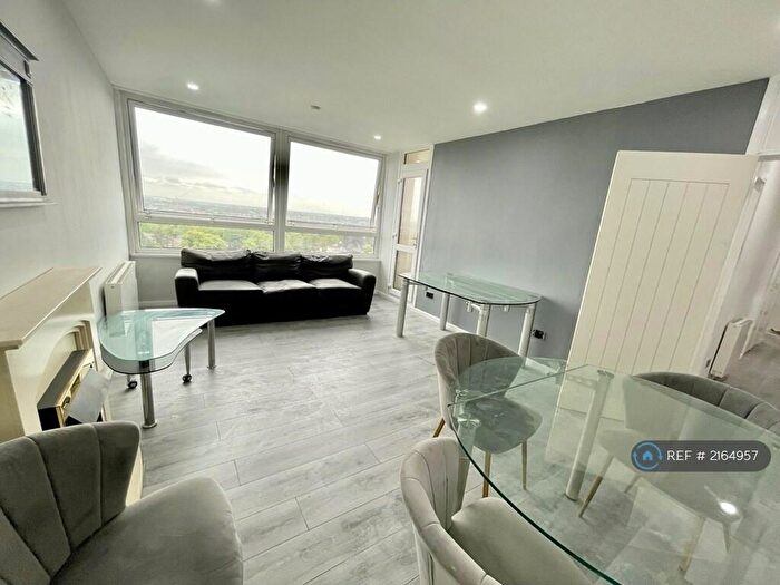 3 Bedroom Flat To Rent In Warwick Crest, Birmingham, B15