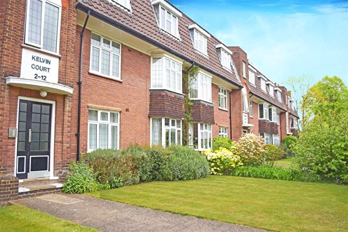 2 Bedroom Flat To Rent In Kelvin Court, St Margarets, TW1