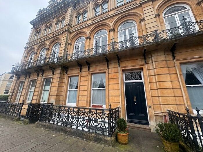 2 Bedroom Flat To Rent In Victoria Square, Clifton, Bristol, BS8