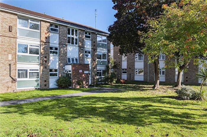 2 Bedroom Flat For Sale In Hope Park, Bromley, BR1