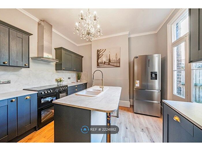 5 Bedroom Semi-Detached House To Rent In Langley Road, Beckenham, BR3