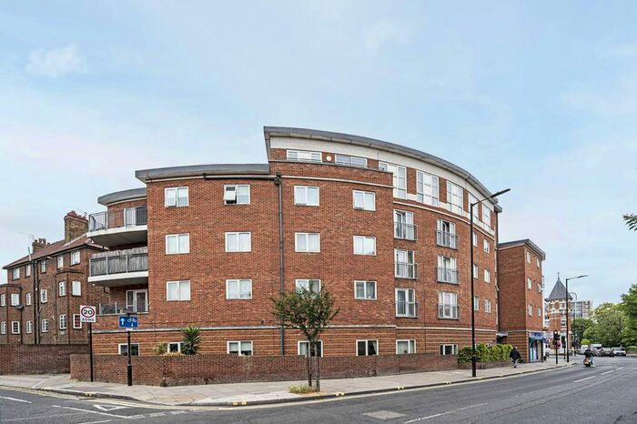 2 Bedroom Flat To Rent In Shacklewell Lane, Shacklewell, London, N16