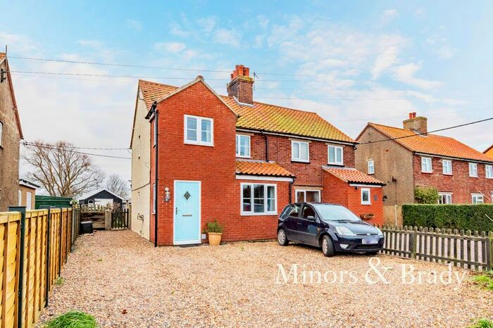 3 Bedroom Semi-Detached House For Sale In West End Terrace, Sea Palling, Norwich NR12