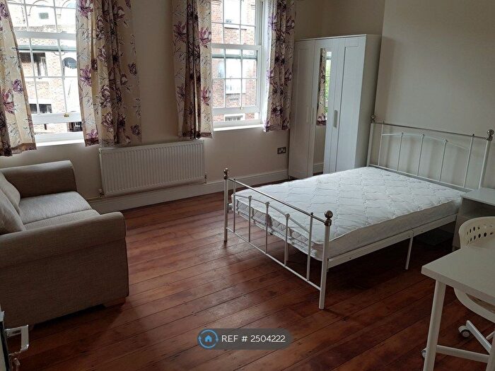 3 Bedroom Flat To Rent In Prioress House, London, E3