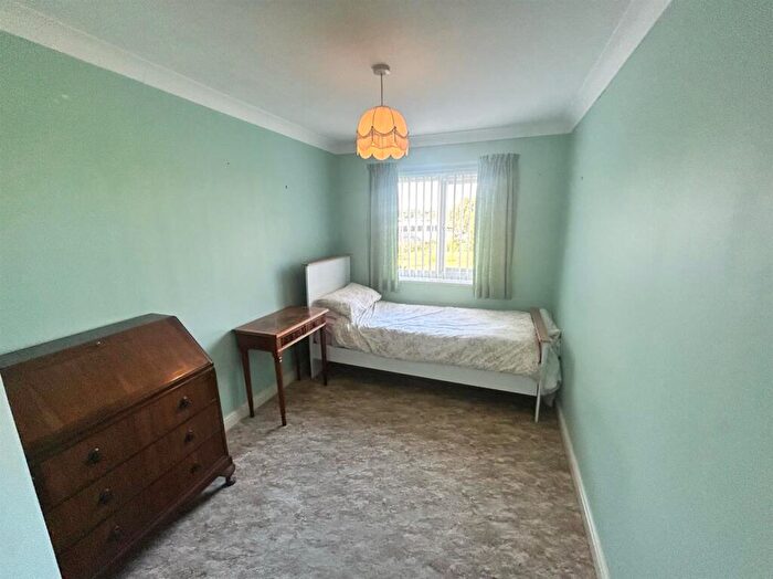 2 Bedroom Apartment To Rent In Rhos Promenade, Rhos On Sea, Colwyn Bay, LL28