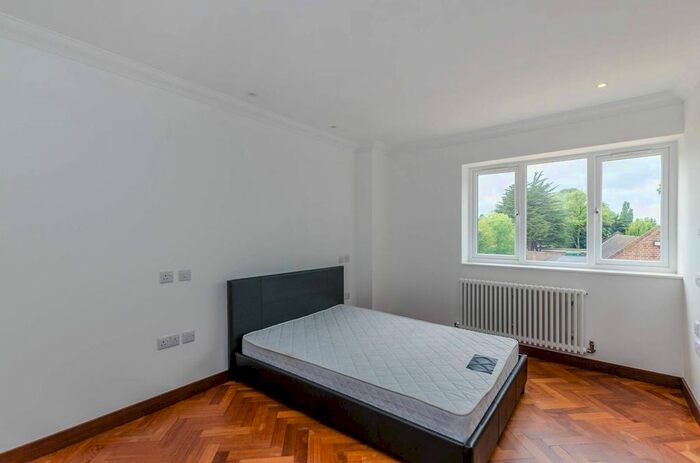 3 Bedroom Flat To Rent In West End Lane, Pinner, HA5