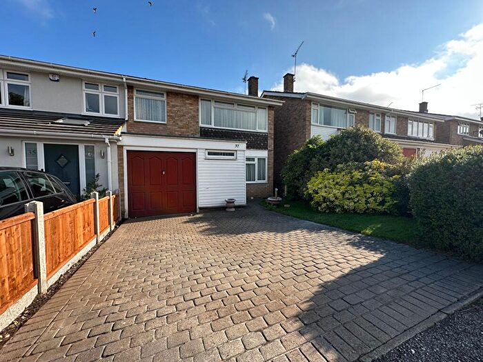 4 Bedroom Semi-Detached House For Sale In Brookside, Billericay, CM11