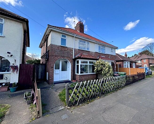 3 Bedroom Semi-Detached House To Rent In Eastfield Grove, Peterborough, Cambridgeshire, PE1