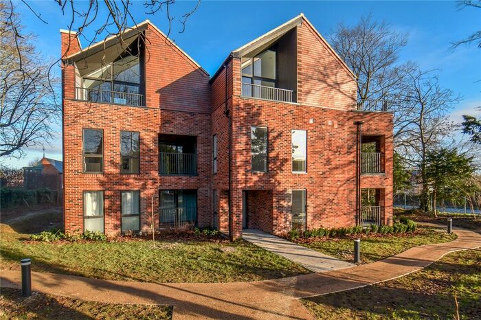 2 Bedroom Flat To Rent In Hills Road, Cambridge, CB2