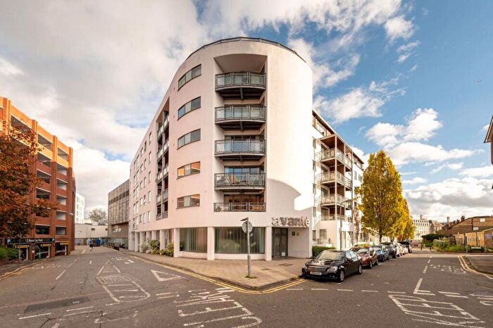 2 Bedroom Flat To Rent In The Bittoms, Kingston, Kingston Upon Thames, KT1