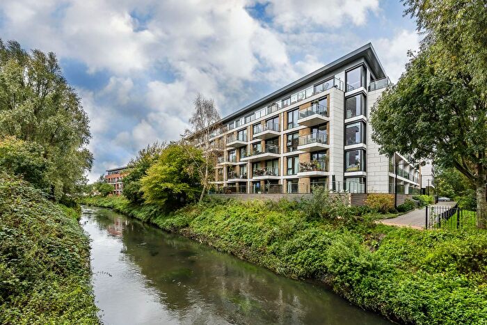 1 Bedroom Flat For Sale In Knaresborough Drive, London, SW18
