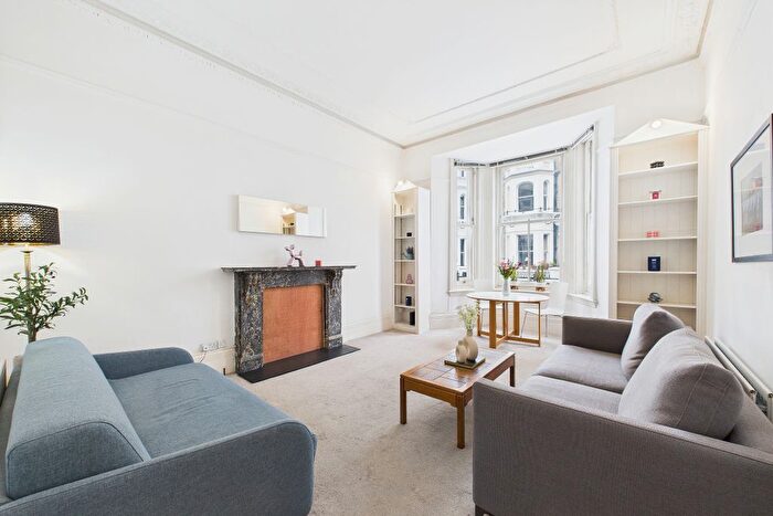 1 Bedroom Flat To Rent In Westgate Terrace, Chelsea, London, SW10