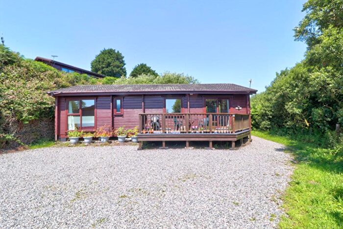 3 Bedroom Chalet For Sale In Woolsery, Bideford, EX39