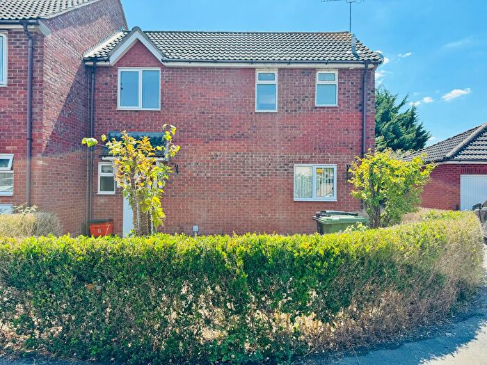 3 Bedroom Semi-Detached House To Rent In Cameron Close, Swindon, SN3