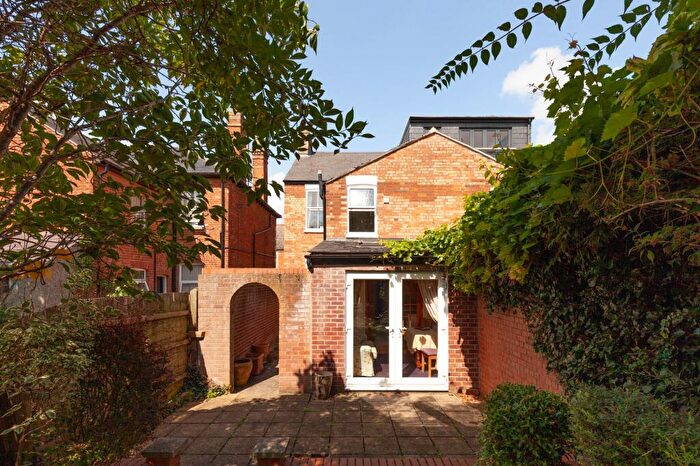 4 Bedroom Semi-Detached House To Rent In Bullingdon Road, Oxford, OX4