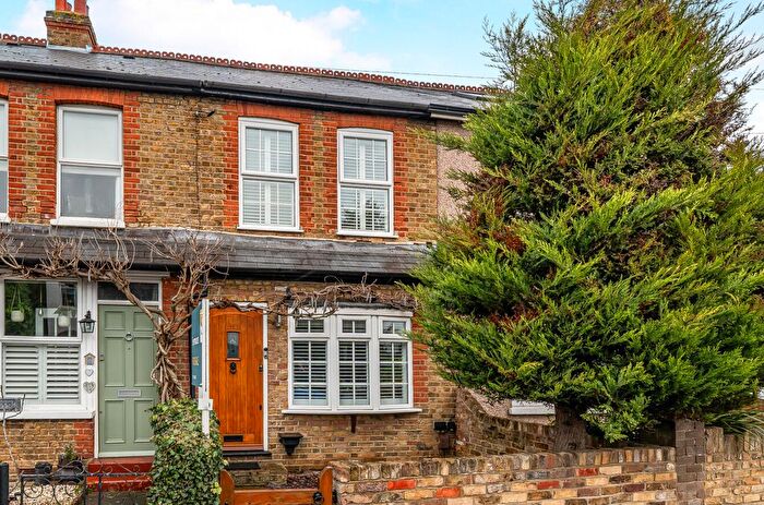 3 Bedroom Terraced House For Sale In Walton-On-Thames, Surrey, KT12